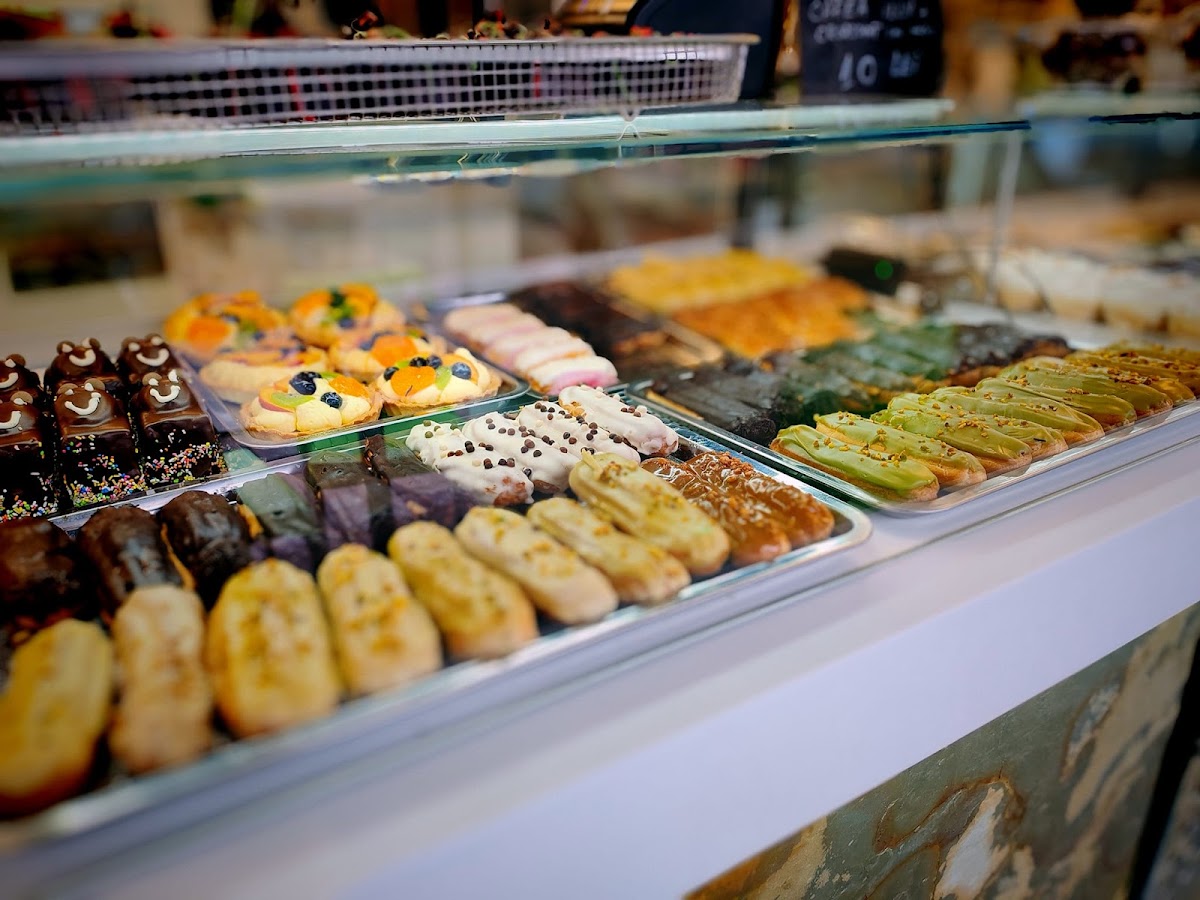 Yannis Greek Grill & Bakery Non Stop Photo 3