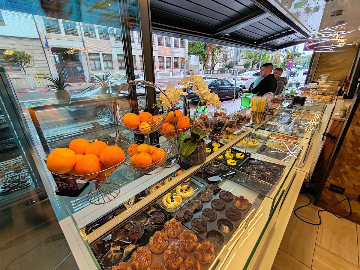 Yannis Greek Grill & Bakery Non Stop Photo 5