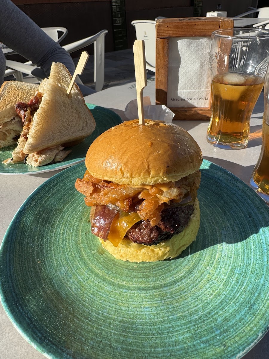 Thivany's Bar & Grill Photo 2