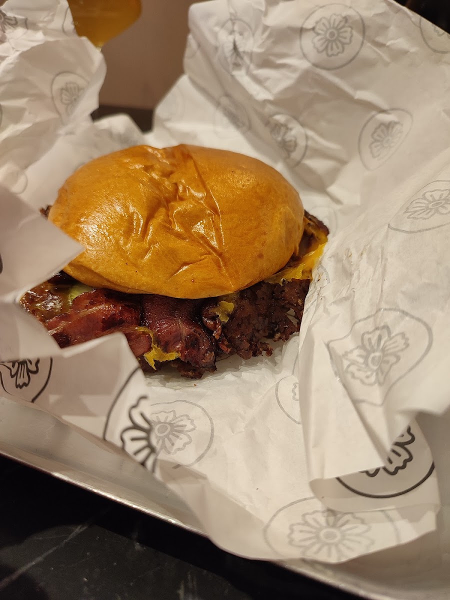 Blossom Burgers Photo 5