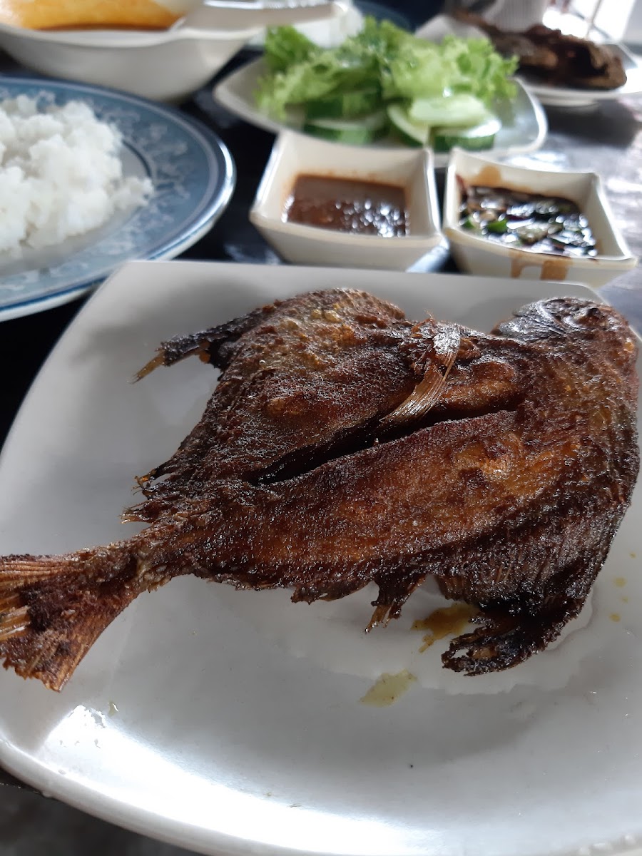 Restoran Bawal Goreng Pokok Cheri Photo 5