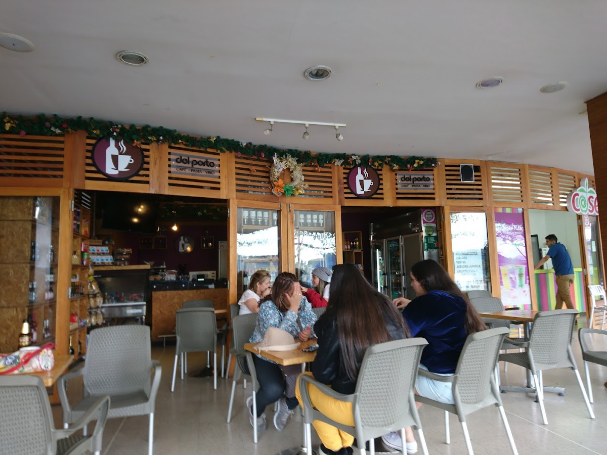 Del Porto Café Pasta Vino Photo 3
