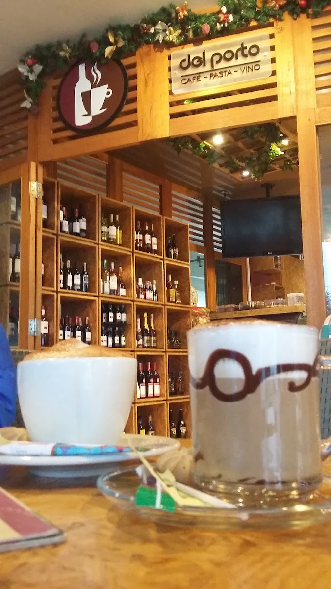 Del Porto Café Pasta Vino Photo 5
