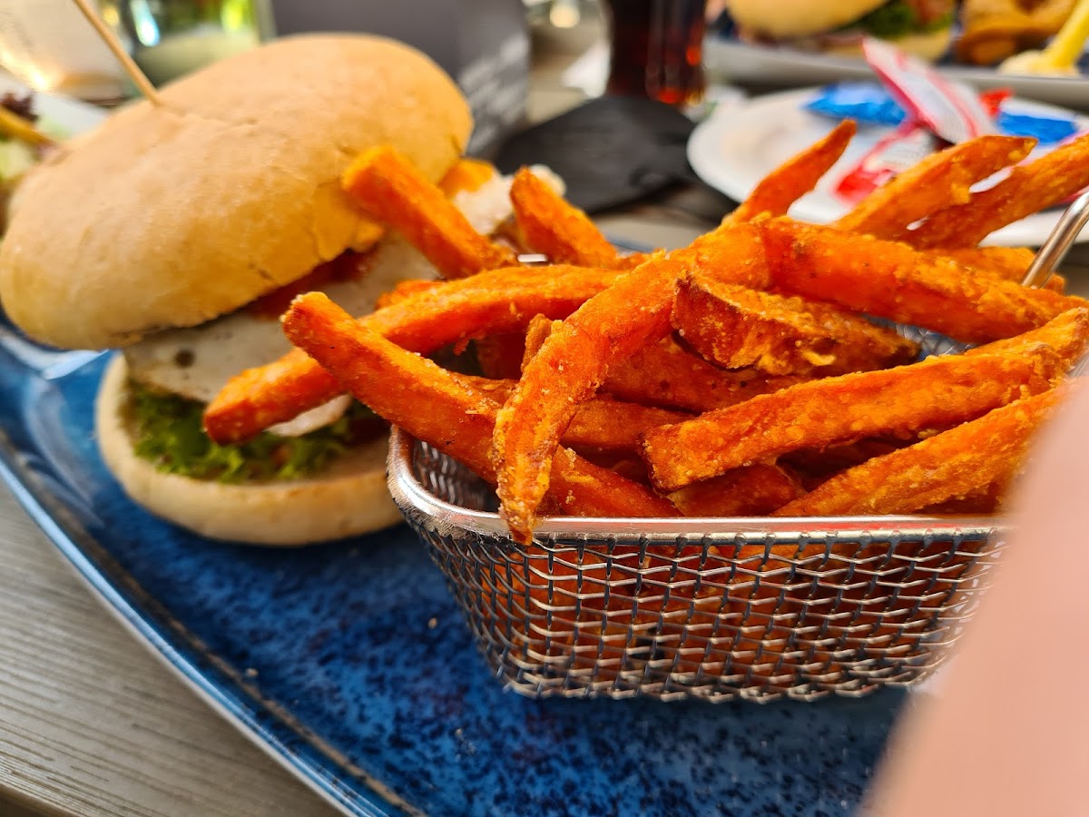 Tasch Burger Bar Photo 10