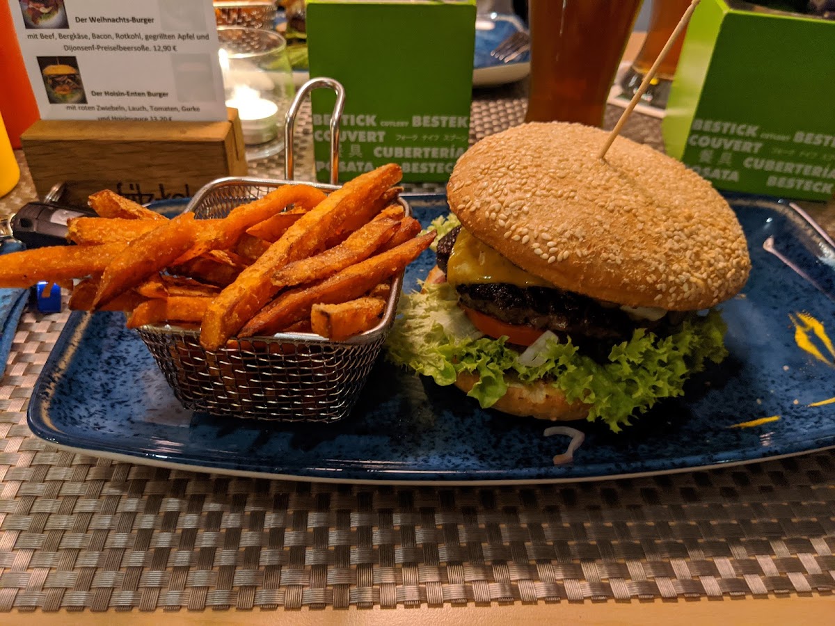 Tasch Burger Bar Photo 6
