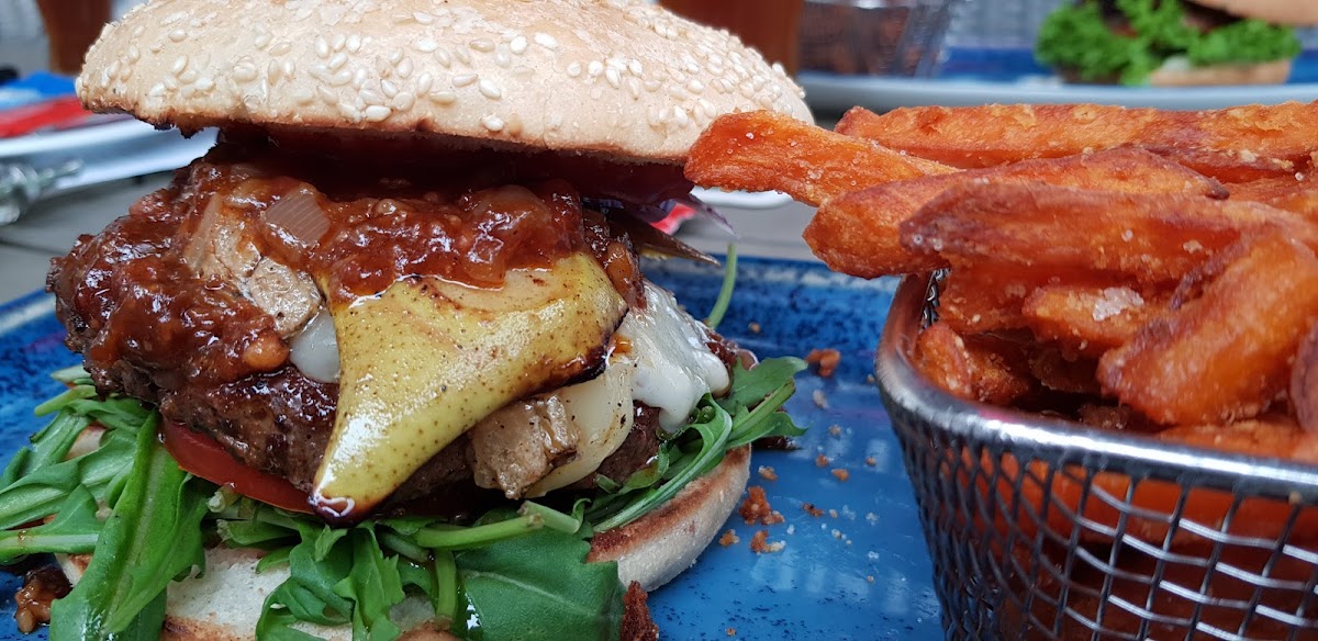 Tasch Burger Bar Photo 7