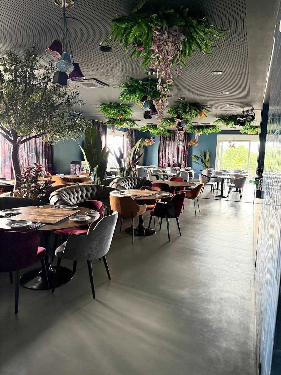 SI AI Restaurant - Bar - Lounge