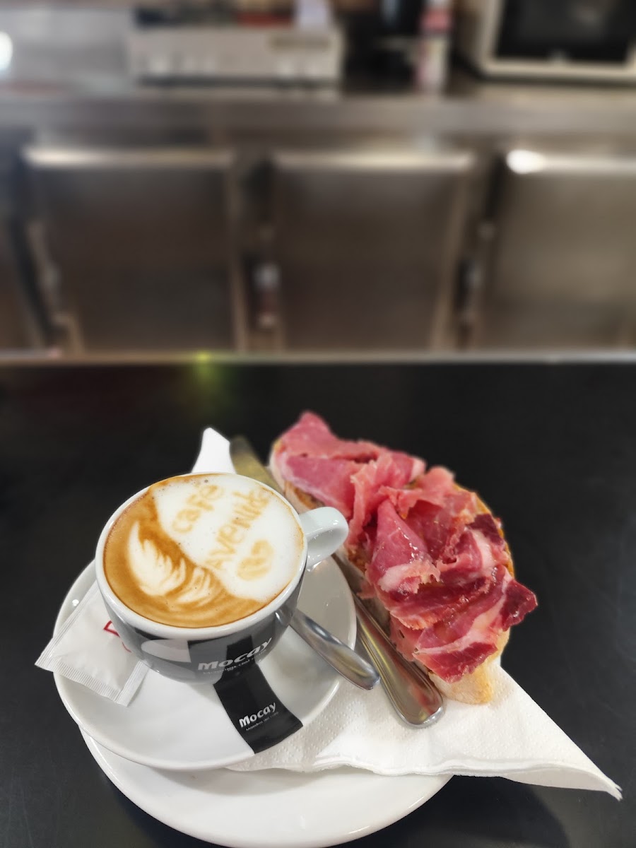 Café Bar Avenida_O'Recanto Photo 2