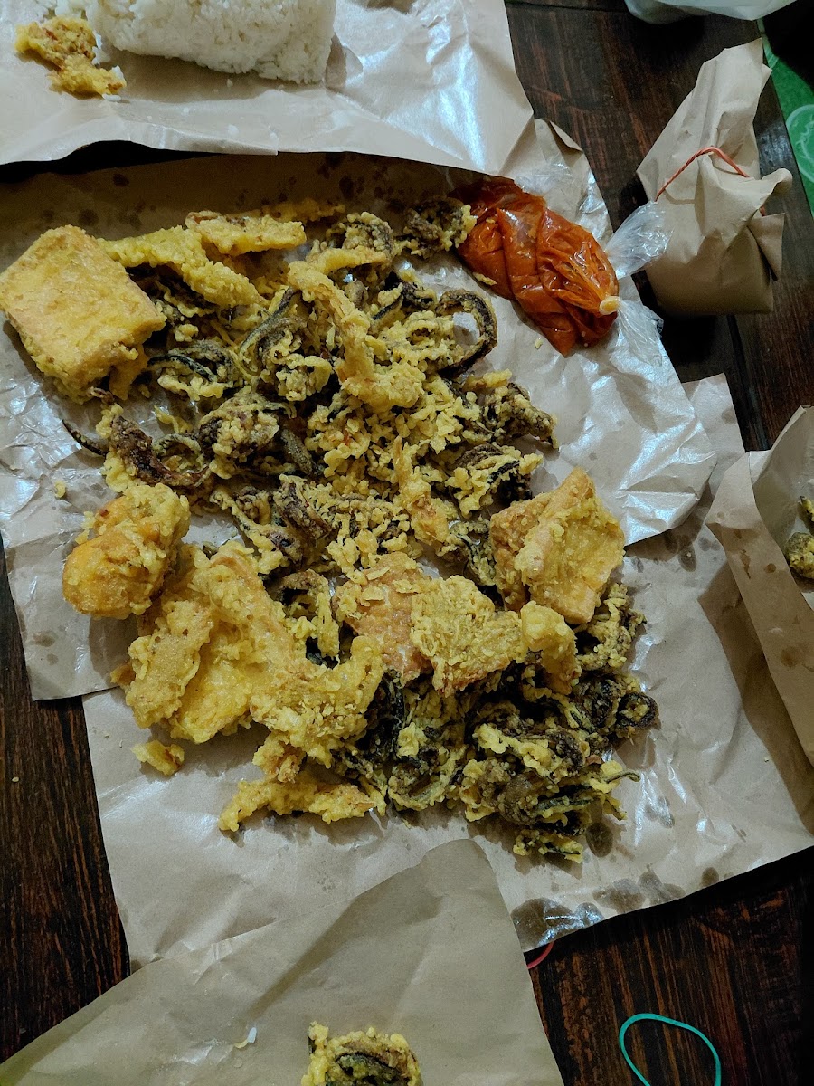 Bakoel Lalapan Belut