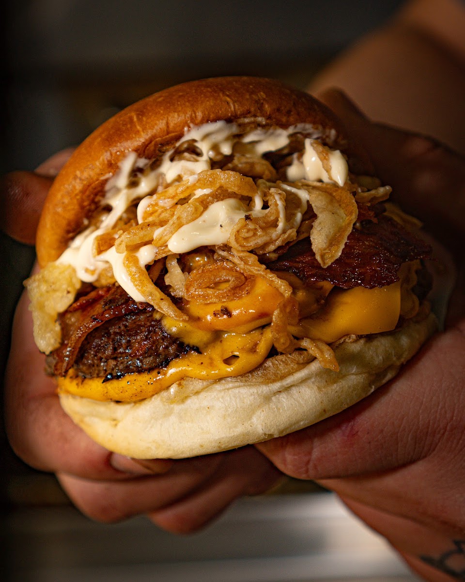 Tirana burger store