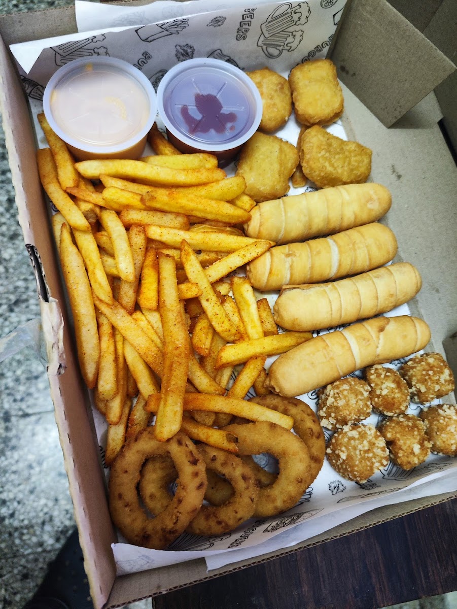 Tirana burger store Photo 2