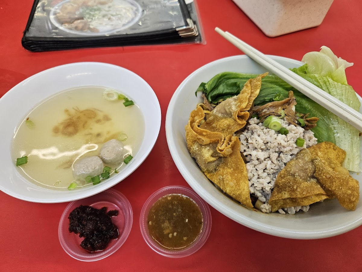 San Yuan Gourmet 汕源面家 Permas Photo 3