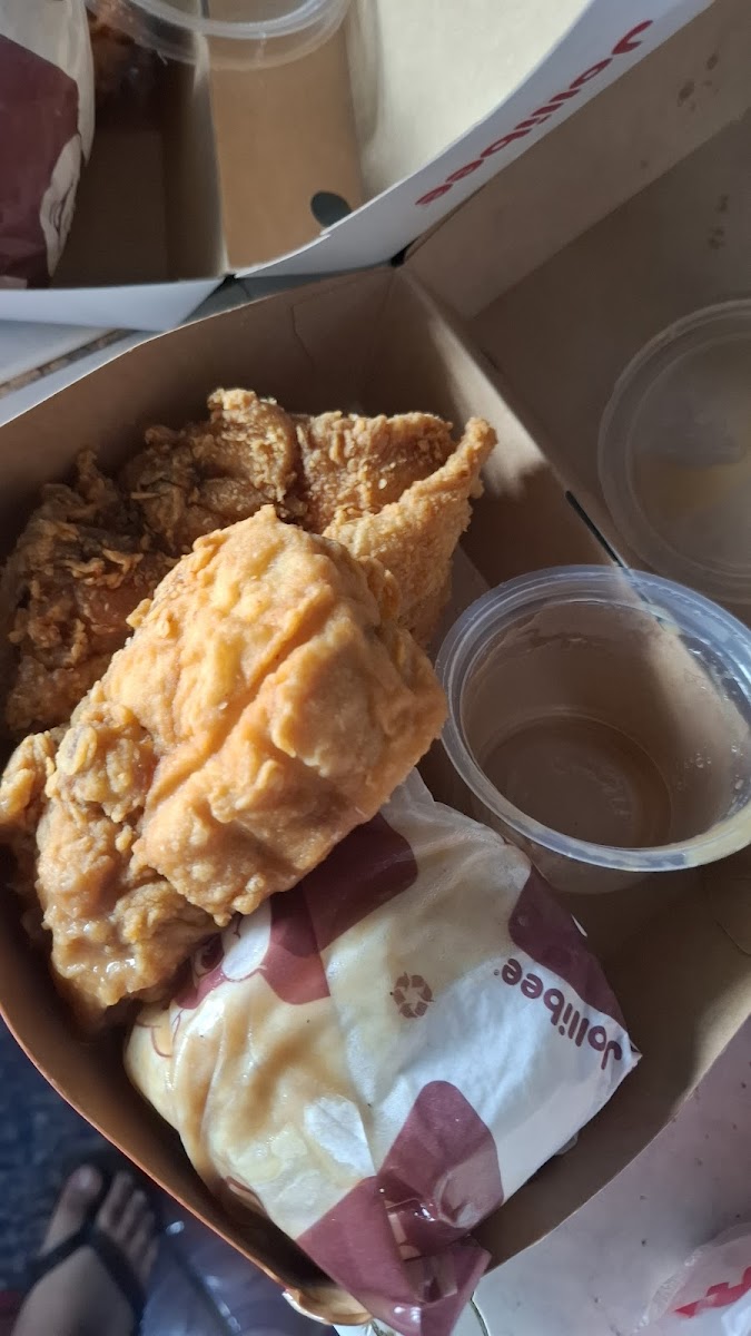 Jollibee Pampang Angeles Photo 4