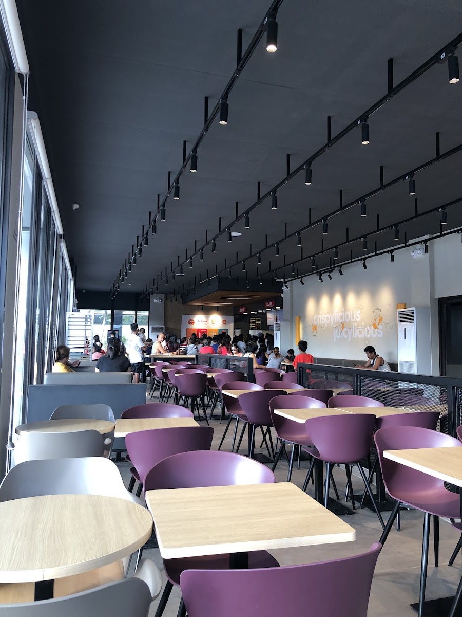 Jollibee Pampang Angeles Photo 5