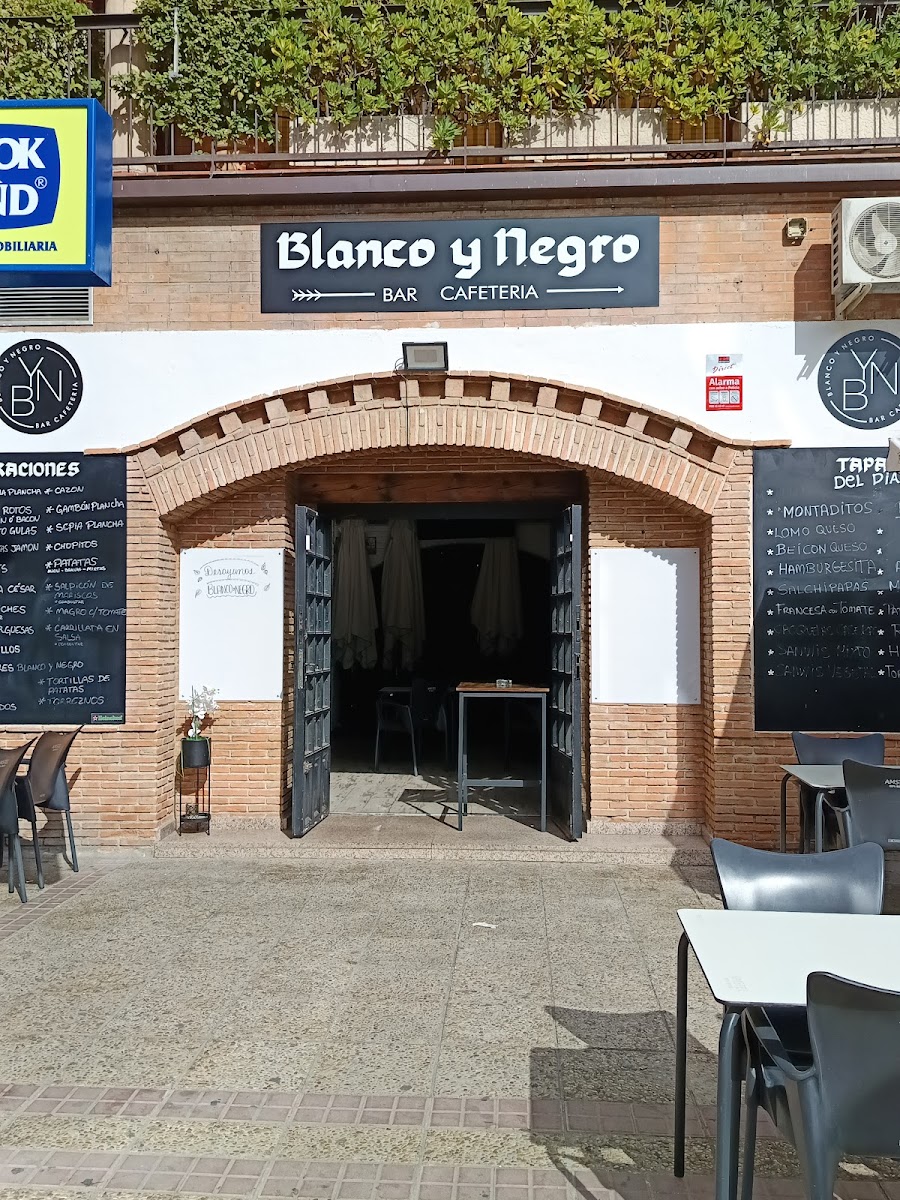 Cafetería Blanco y Negro