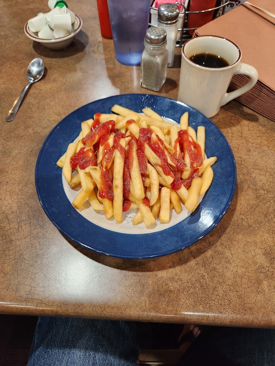 George's Lakeview Café Photo 6