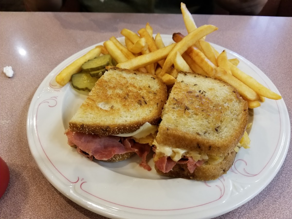 George's Lakeview Café Photo 7