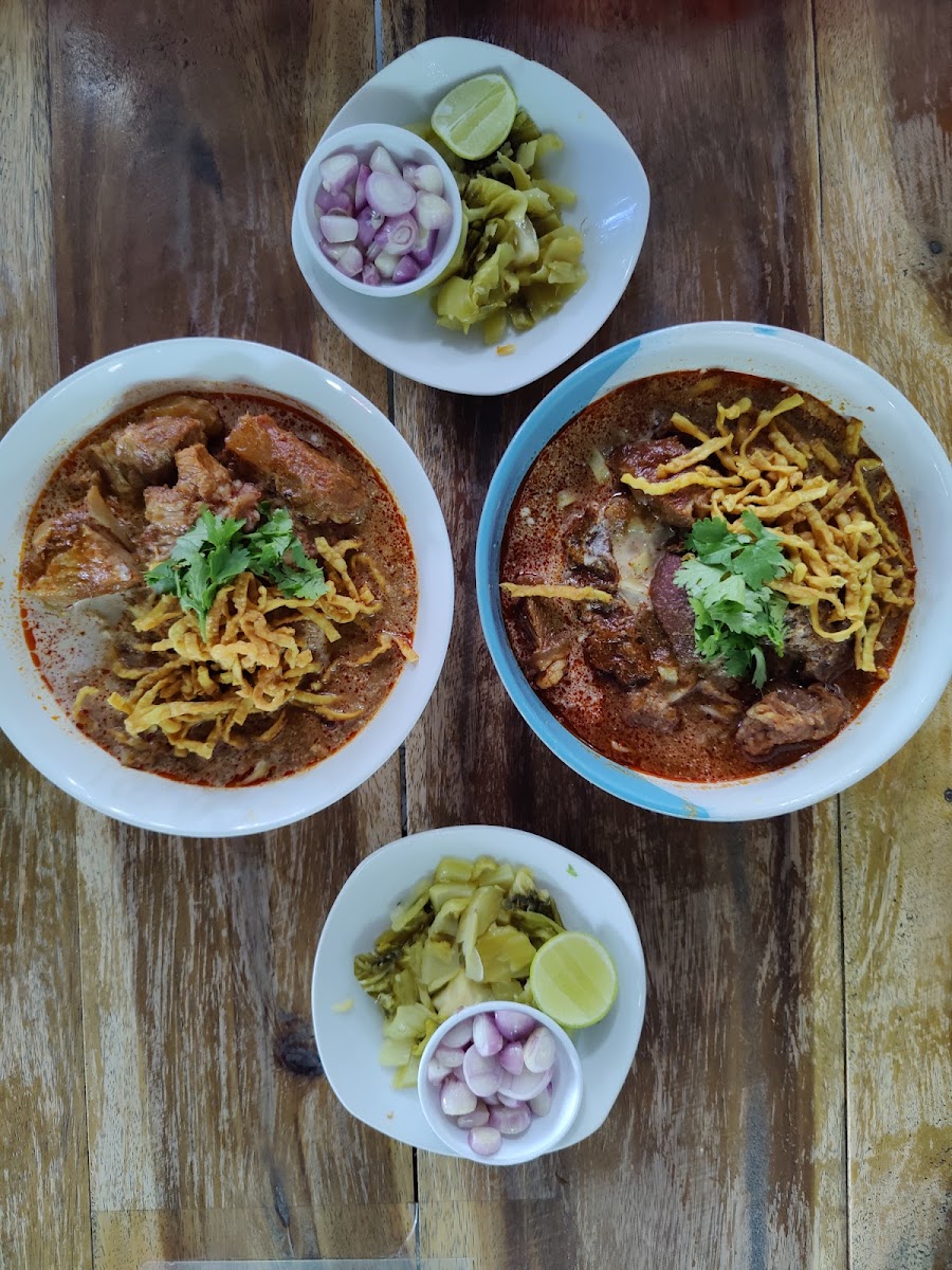 Khao Soi Mae Manee 2 Photo 5