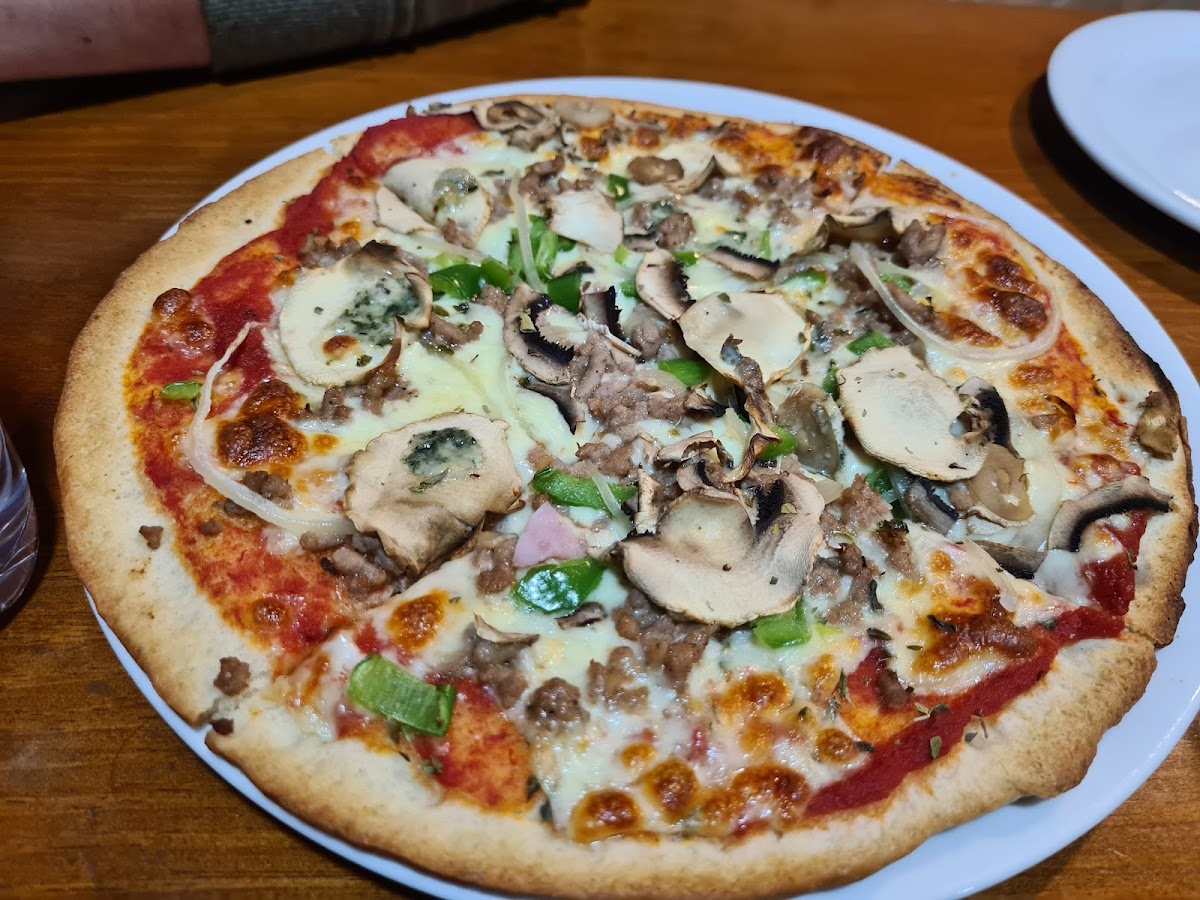 Pizzeria Capitolina Photo 6