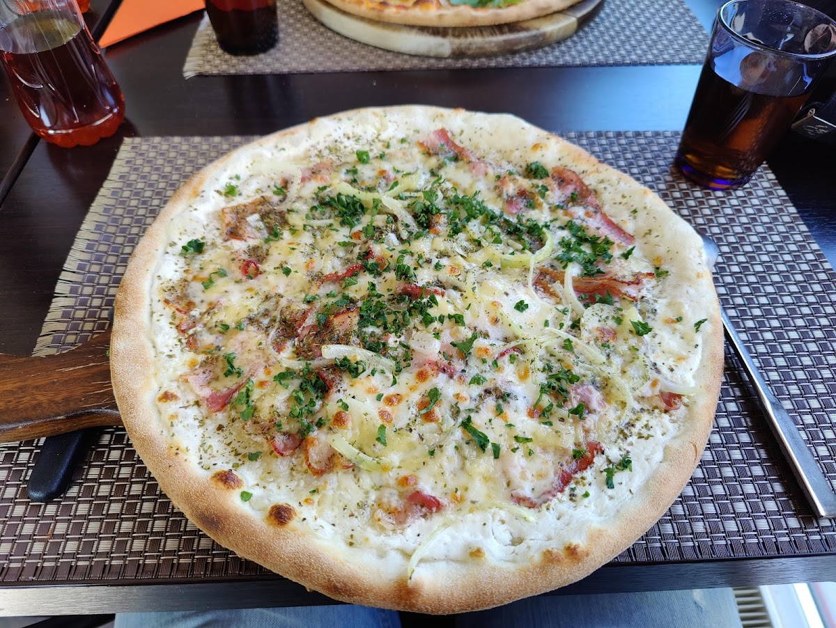 Pizzeria Ins & Bistro 10 Photo 6
