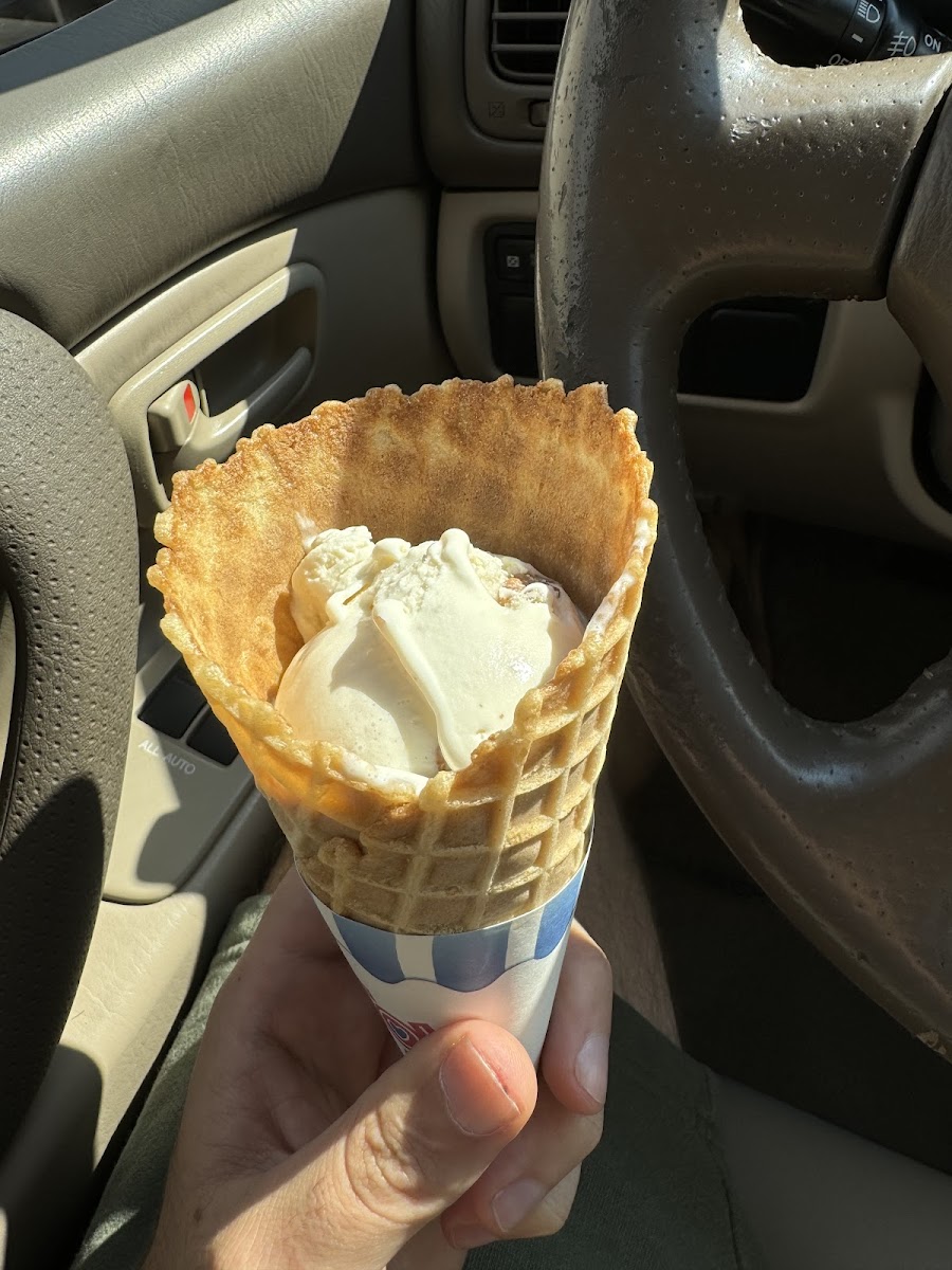 Gifford's HomeMaine Ice Cream Photo 10