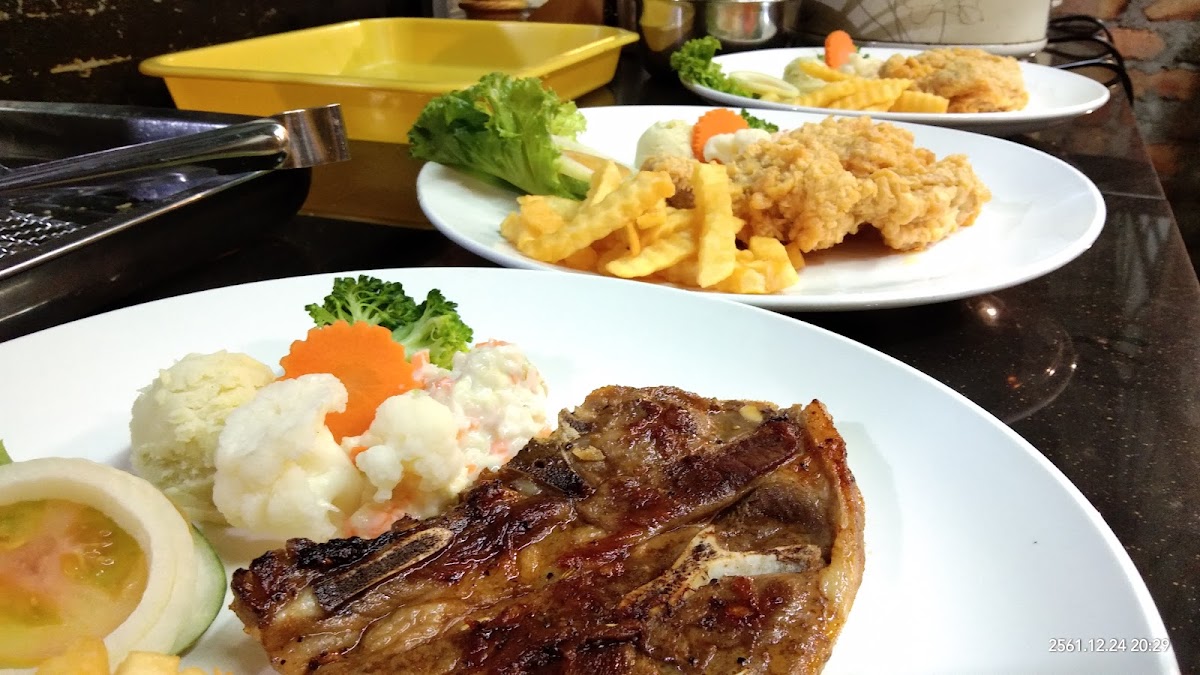 Muhass Restaurant Photo 3