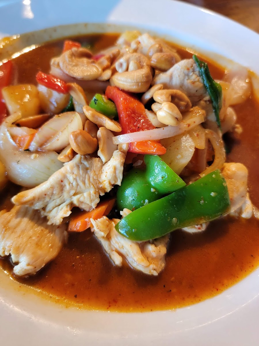 Le Ros Thai Asian Cuisine & Bar Photo 9