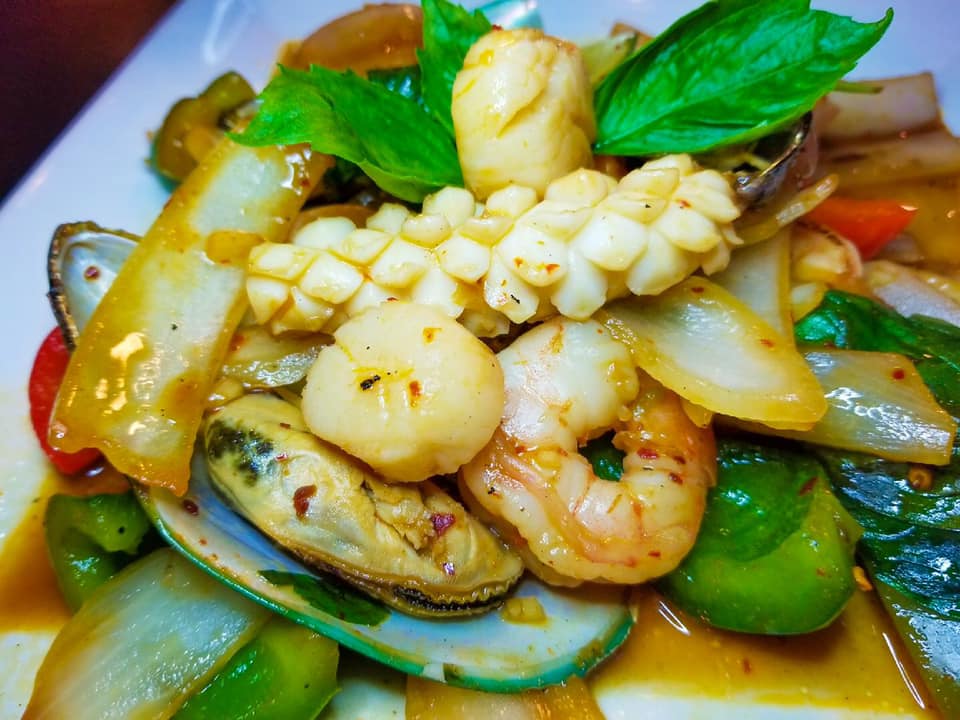 Le Ros Thai Asian Cuisine & Bar Photo 2