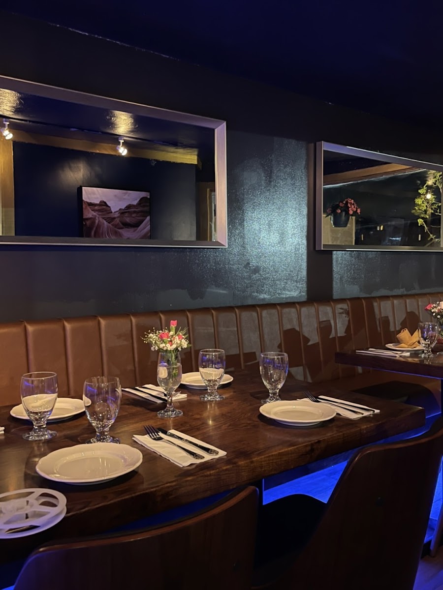 Le Ros Thai Asian Cuisine & Bar Photo 3
