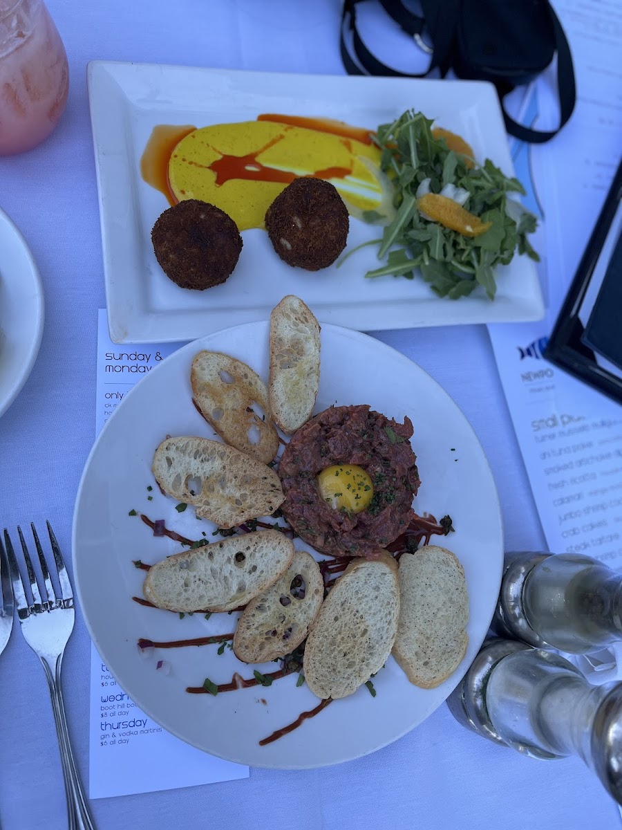 Newport Grill Photo 10