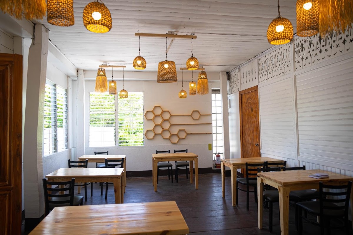 ERMANAS Food House