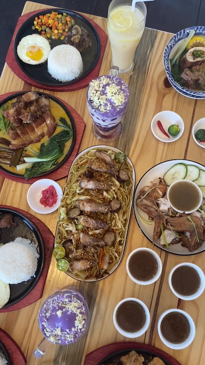 ERMANAS Food House Photo 2
