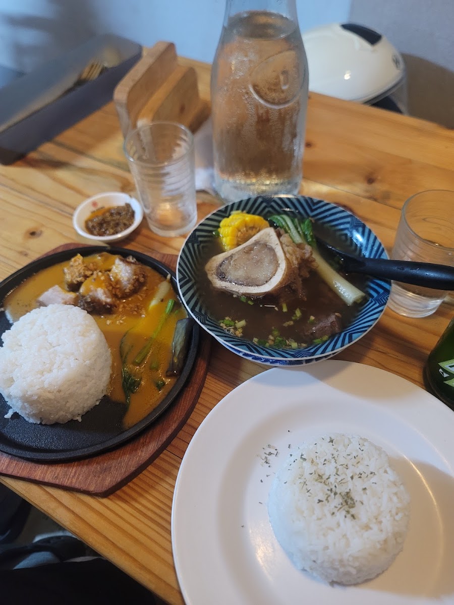ERMANAS Food House Photo 4