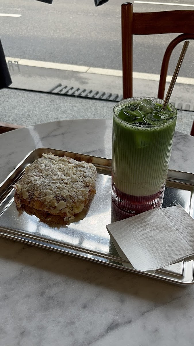 Fripsquare café & Vintage store Photo 8