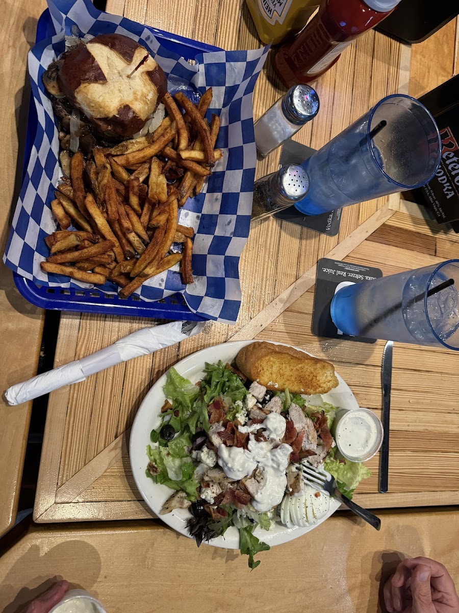 Silver Eagle Bar & Grill Photo 8