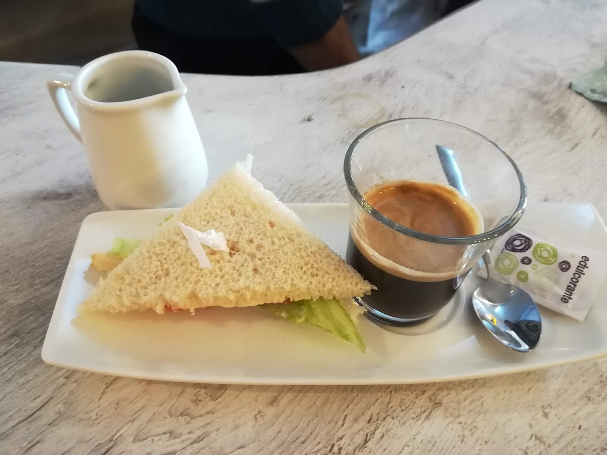 Cervecería Cafetería Alhambra Photo 10