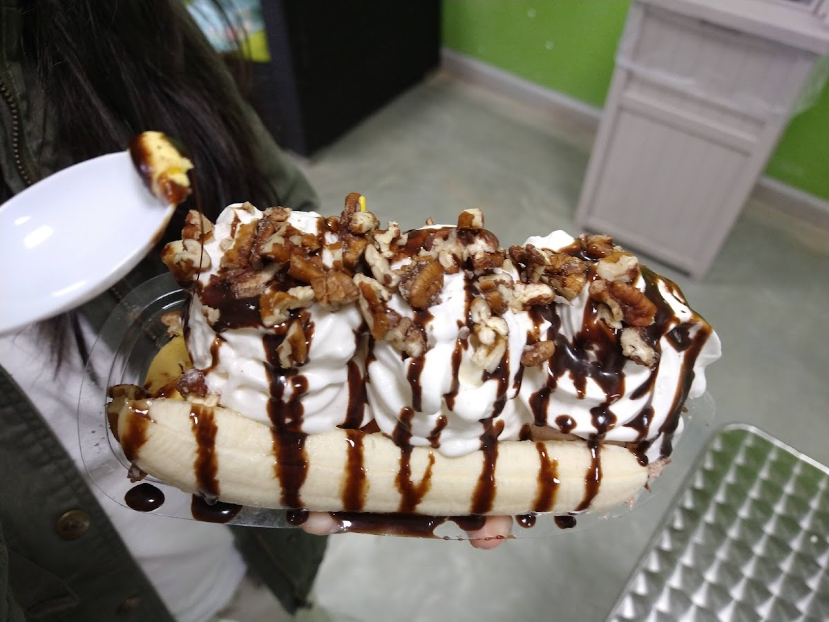Paleteria Nivera Ice Cream Shop Photo 5