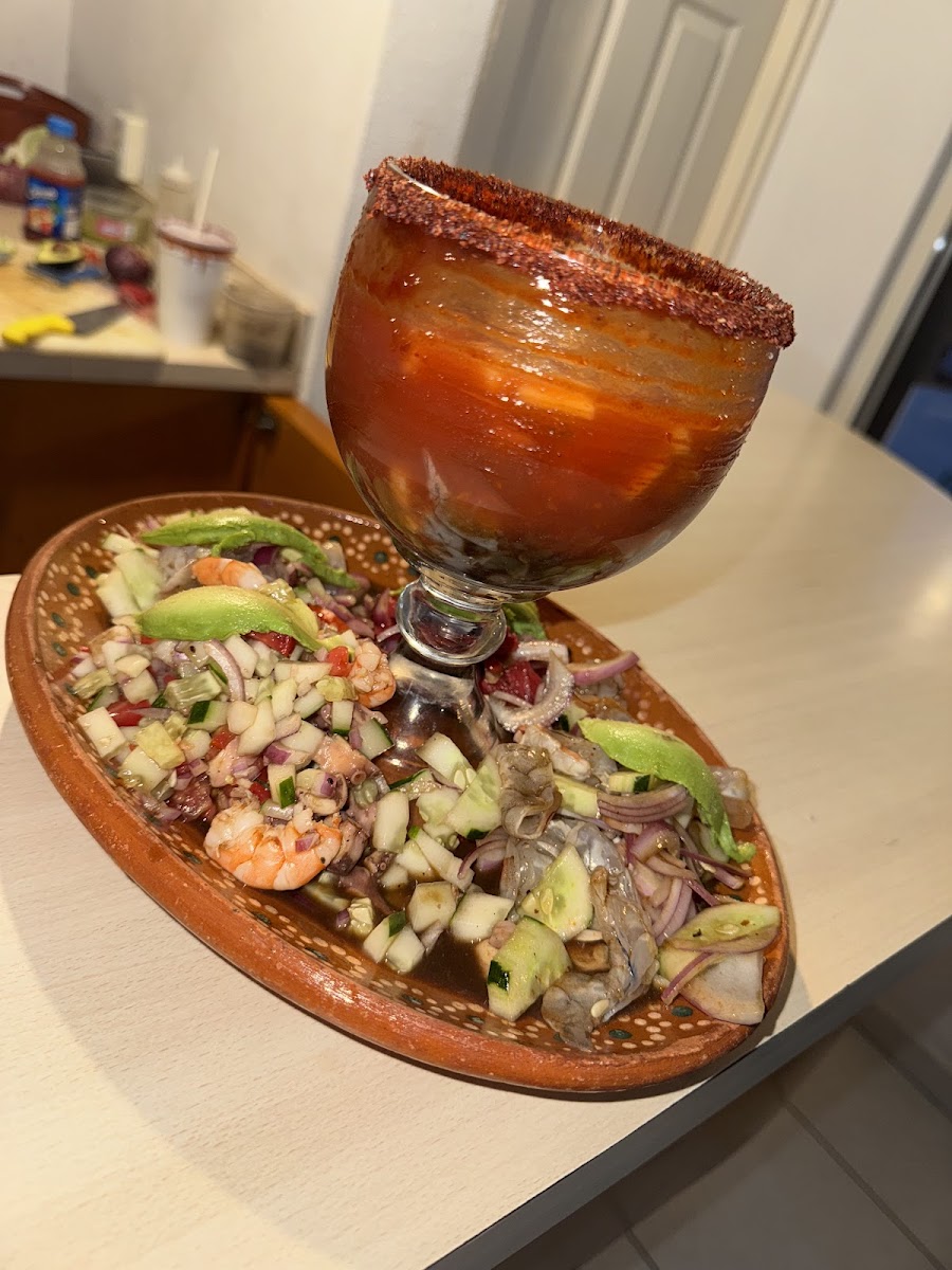 Mariscos y Burritas Los Tóxicosss Photo 3