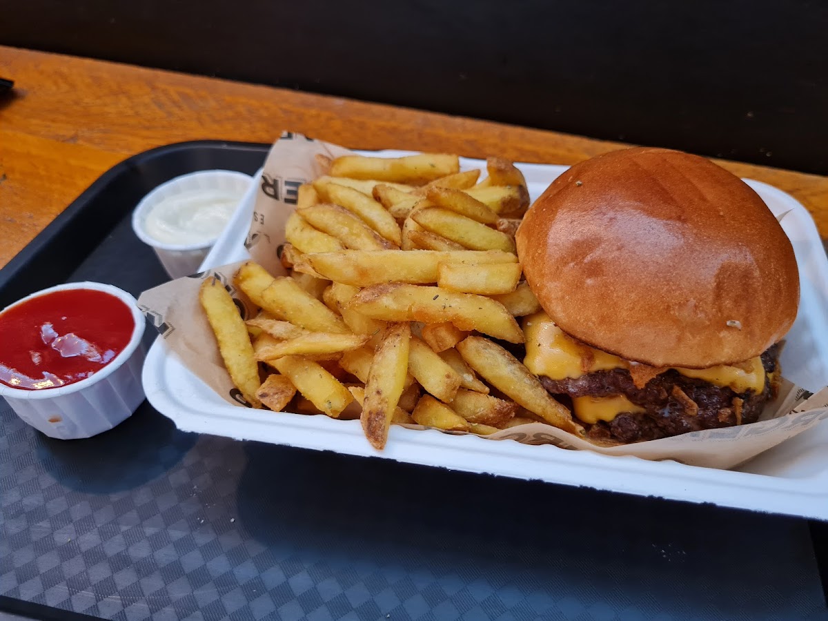 Rad Burger Photo 8