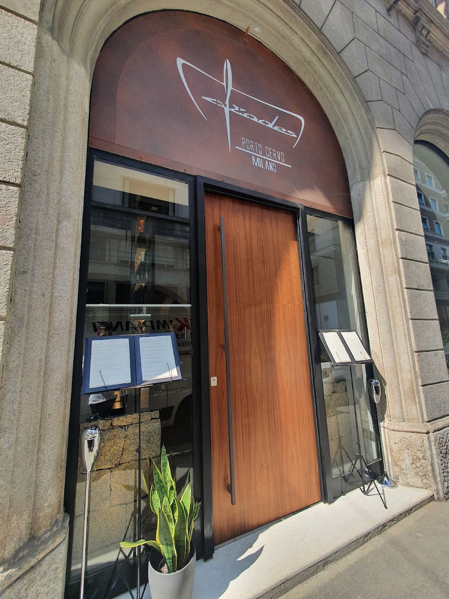 Frades Porto Cervo - Milano