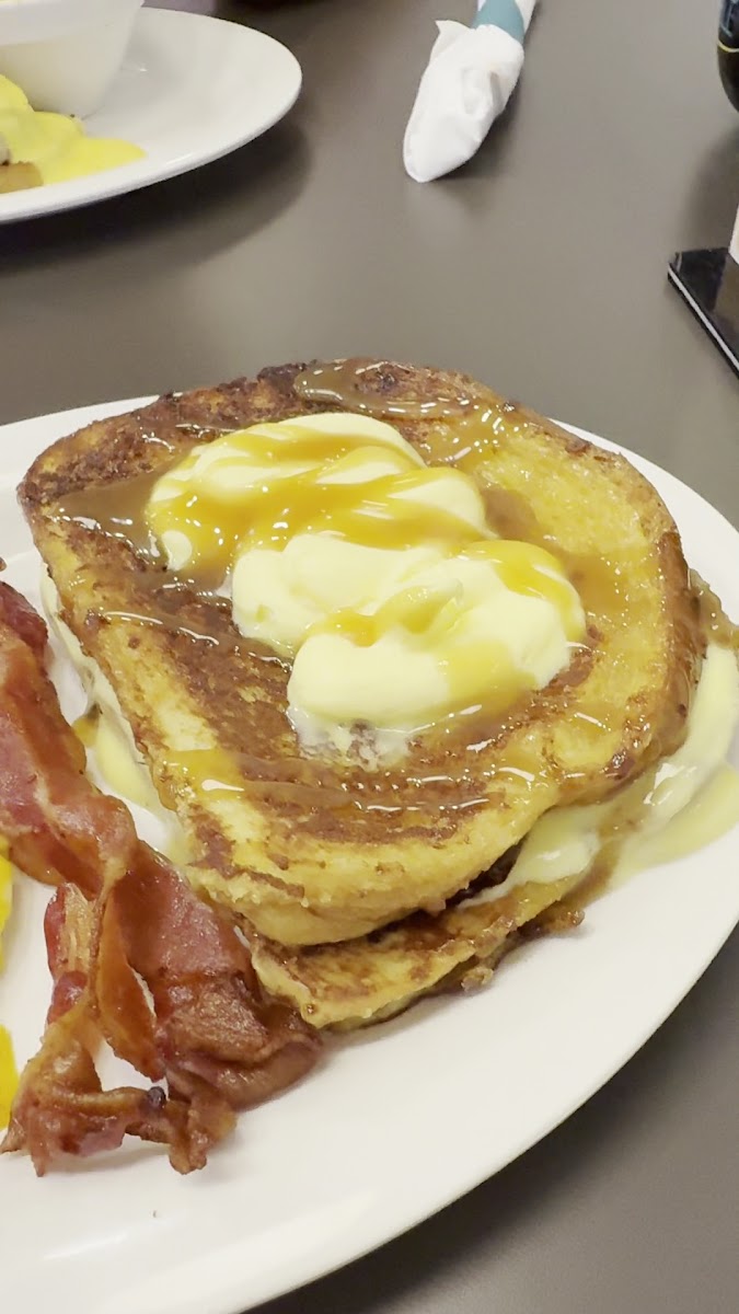 Eggs Up Grill Photo 2
