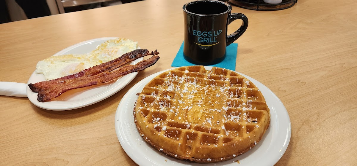 Eggs Up Grill Photo 4