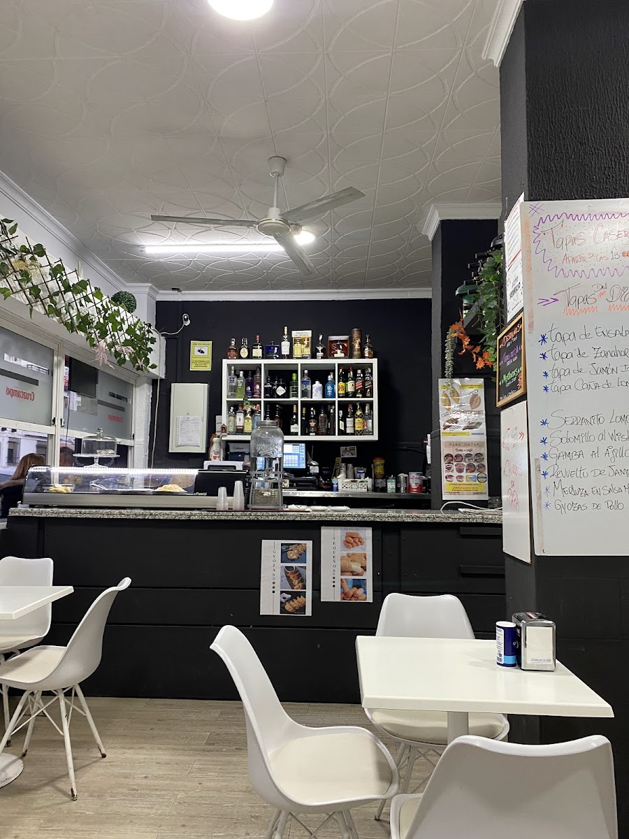 Dsurasur bar y cafeteria