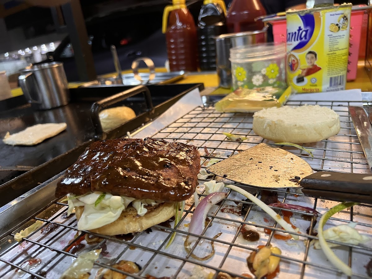 GTR Burger Century JB Photo 9