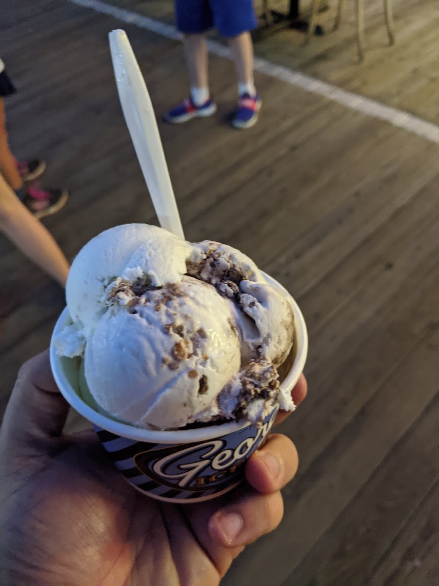 George's Ice Cream Photo 5