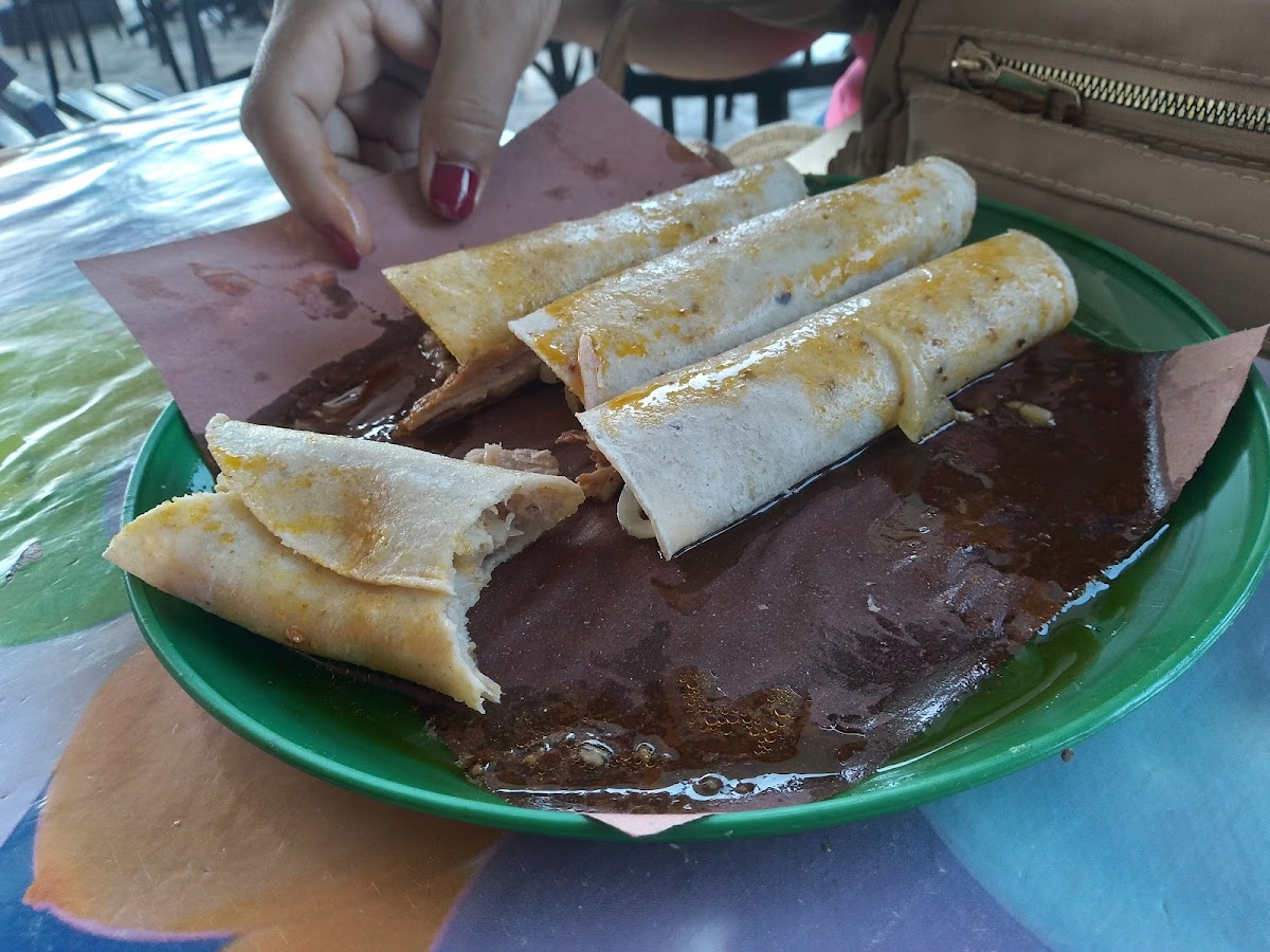 Taqueria los 2 amigos-Tu amiga Lula Photo 3
