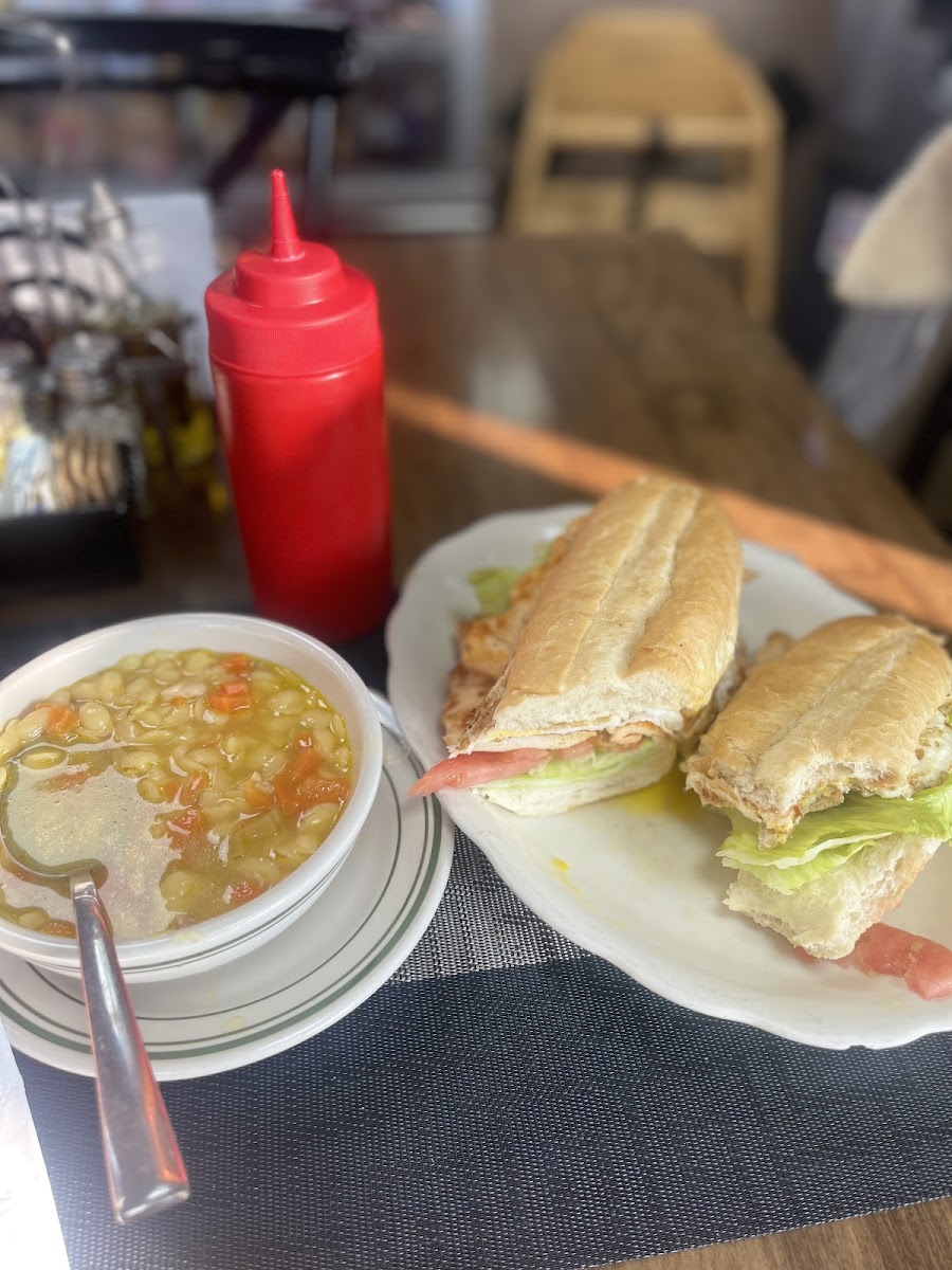 Vic's Cafe