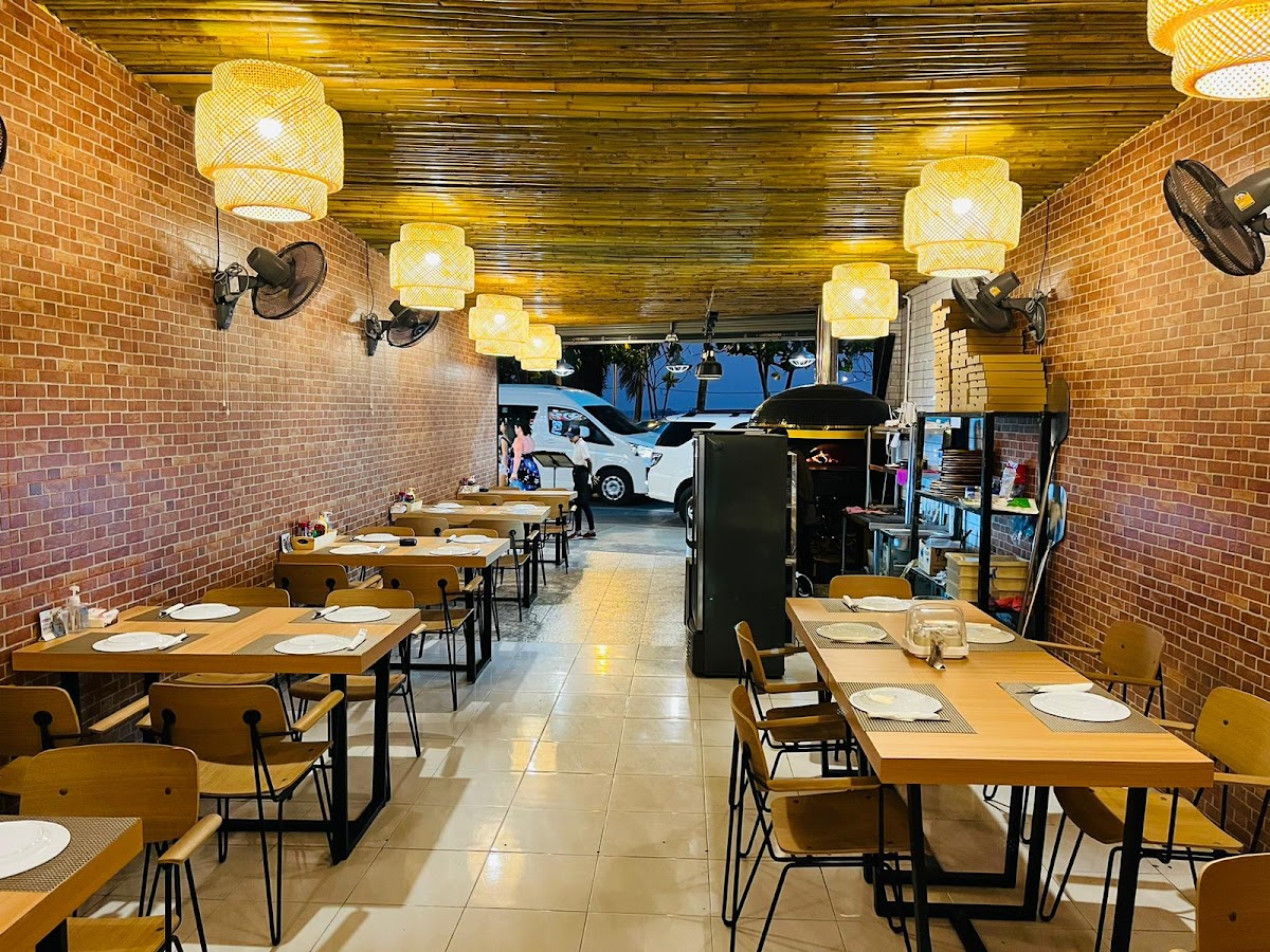 Buonissimo Italian Restaurant & Beach Bar