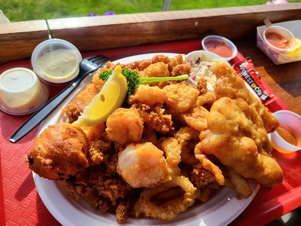 Flo's Clam Shack Photo 4