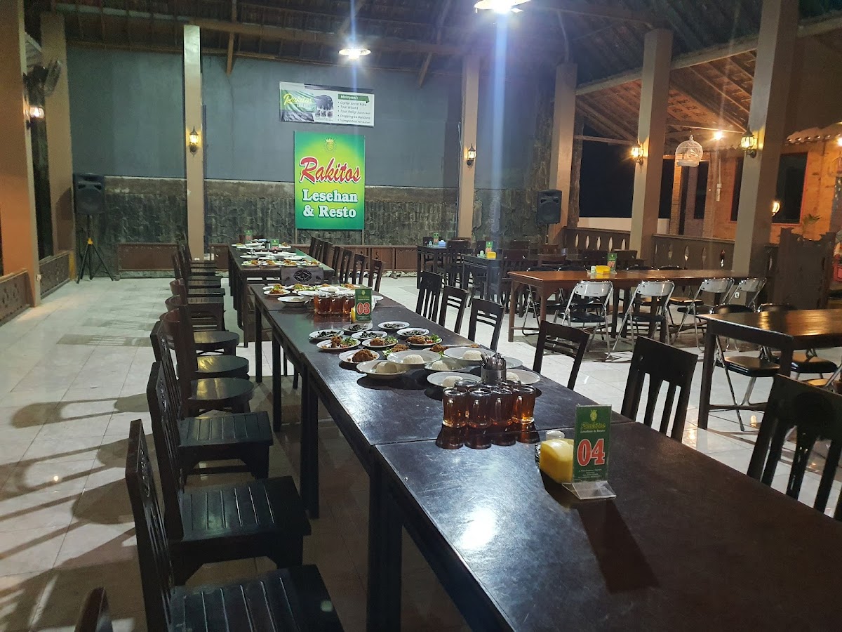 Rakitos Lesehan & Resto Photo 4